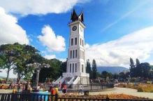 Jam Gadang: Jam Ikonik di Padang yang Penuh Sejarah